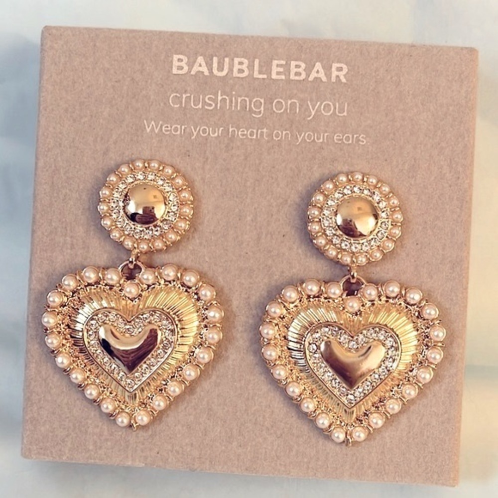 Brand New BaubleBar Gold Tone Heart Faux Pearl Beaded Drop Earrings Valentine’s - Picture 2 of 14